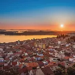 Beautiful Apartment In Pirovac With Lake View Apartament Pirovac