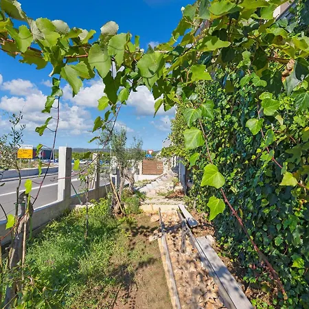 1 Bedroom Cozy In Pirovac