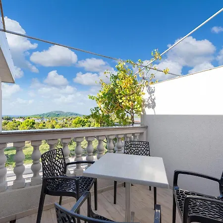 Cozy In With View Apartment Pirovac