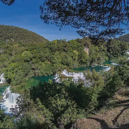 1 Bedroom Cozy In Apartmán Pirovac