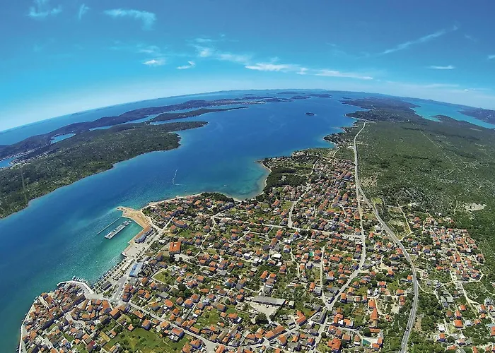 1 Bedroom Cozy In Appartement